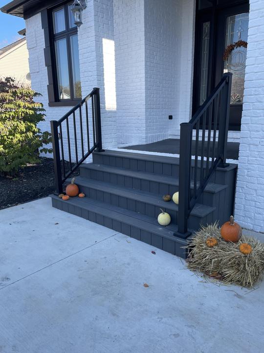 Front porch stair build with Trex Clamshell